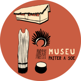 O Museu Paiter A Soe é uma iniciativa comunitária do povo Paiter Suruí, criada para preservar e difundir a memória, os saberes tradicionais e as expressões artísticas de nosso povo. Atuamos há mais de 10 anos, oferecendo oficinas, exposições, encontros culturais e atividades educativas, fortalecendo a identidade indígena e promovendo o diálogo intercultural.