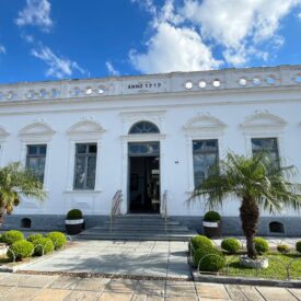 O Museu Histórico e Arqueológico Sebastião Paz de Almeida é um importante espaço cultural de Campos Novos, responsável por preservar e valorizar a memória histórica da cidade e de toda a região. Instalado em um edifício histórico construído em 1919, que já foi sede da Prefeitura, da Câmara de Vereadores e do Fórum o museu carrega em sua própria estrutura parte significativa da trajetória do município. O espaço reúne dois núcleos principais: o Museu Histórico e o Museu Arqueológico. O museu não é apenas um local de exposição, mas um espaço de conhecimento e reflexão, que conecta passado e presente.