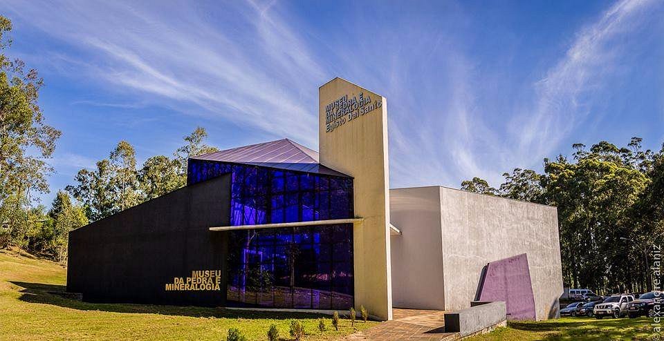 Museu da Pedra e Mineralogia Egisto Dal Santo, é um espaço de acolhimento, conhecimento, identidade e valorização do patrimônio mineral gaúcho. o museu desenvolve atividades expositivas, culturais, educativas, científicas e de pesquisa, fortalecendo sua atuação como portal da memória, da hospitalidade e do turismo regional.,