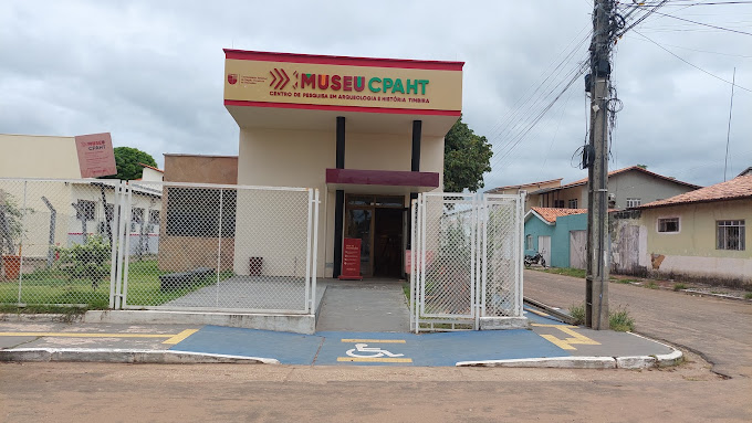 O Centro de Pesquisa em Arqueologia e História Timbira homenageia populações que dominaram a extensa área do Cerrado Maranhense que física, linguística e culturalmente são caracterizados como da família Jê, e agrupam os povos Apanyekrá, Apinayé, Canela, Gavião, Parkatejê, Krahô, Krikati e Gavião Pykopjê. A exposição é composta de acervo arqueológico proveniente de pesquisas realizadas na região de Imperatriz, dispondo também de acervo etnológico, com materiais de uso cotidiano e ritualístico representativos dos povos Timbira, que nos remetem à nossa herança cultural, memória e identidade.