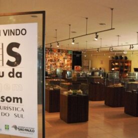 O Museu da Imagem e do Som Radialista Arlindo Sutto possui em seu acervo inúmeras peças que mostram a evolução da tecnologia ligada à produção da imagem e do som, como fotos em monóculos, uma coleção de discos de vinil, uma máquina Lambe-Lambe, vitrolas, fitas cassete, telefones fixos e celulares, televisores, computadores, instrumentos musicais, fitas k7, fitas de vídeo e o estúdio da antiga Rádio Dinâmica AM