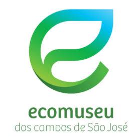 Aagem é coposta po uma letra "e" em formato de folha em dregradê de verde e azul, e abaixoo noe do projeto: Ecomuseudos Campos de São José