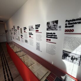 Acessibilidade é nossa prioridade! Nosso Espaço Memória foi projetado para ser totalmente acessível garantindo que todos possam aproveitar a experiência. Estamos comprometidos em criar um ambiente inclusivo para todos.