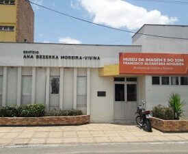Museu da Imagem e do Som Francisco Alcântara Nogueira com seu vasto acervo iconográfico, audiovisual e de antigos eletrométricos com máquinas de escrever, teléx, aparelhos telefônicos, maquinas de fotografar e outros.