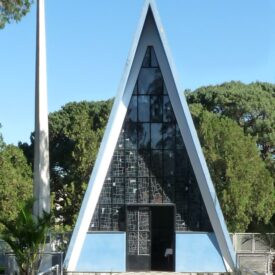 Inaugurado por conta da desapropriação parcial do Cemitério São João Batista, o Cemitério São Judas Tadeu concentra um grande volume de informações históricas, seja pela arquitetura de seus jazigos e personalidades que ali estão sepultadas. Prefeitos, vereadores e famílias tradicionais fazem parte deste cotidiano mortuário e que ao longo dos anos da cidade muito contribuíram para seu desenvolvimento.