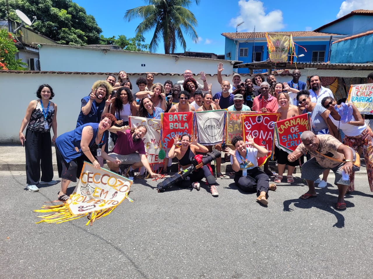 Oficina de máscaras do antigo carnaval de Santa Cruz.