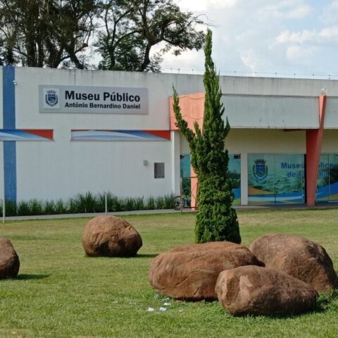 Facha do Museu Municipal Antônio Bernardino Daniel.