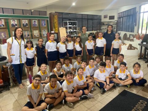 Os estudantes do 3° ano do Colégio Ativa, realizaram uma visita técnica no Museu Histórico Municipal de São Miguel do Iguaçu no dia 13 de Março de 2025. Esta turma será a primeira que irá participar da Roda de Conversa com pioneiro.