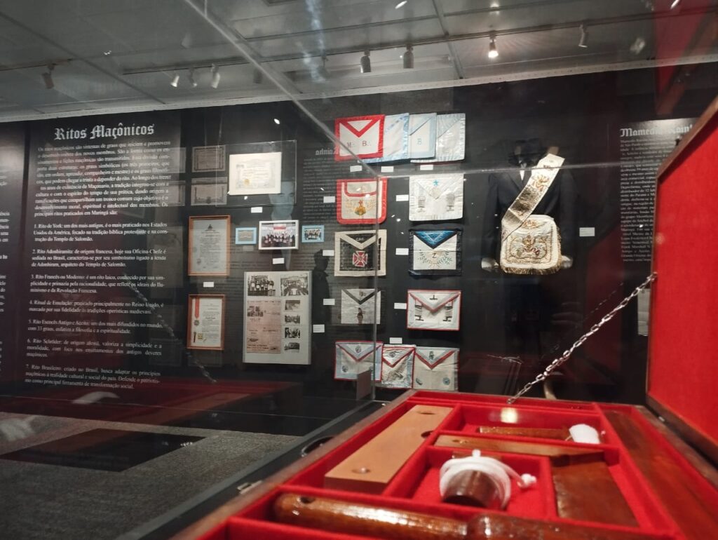 Detalhes da exposição Maçonarias - Cadeias de União