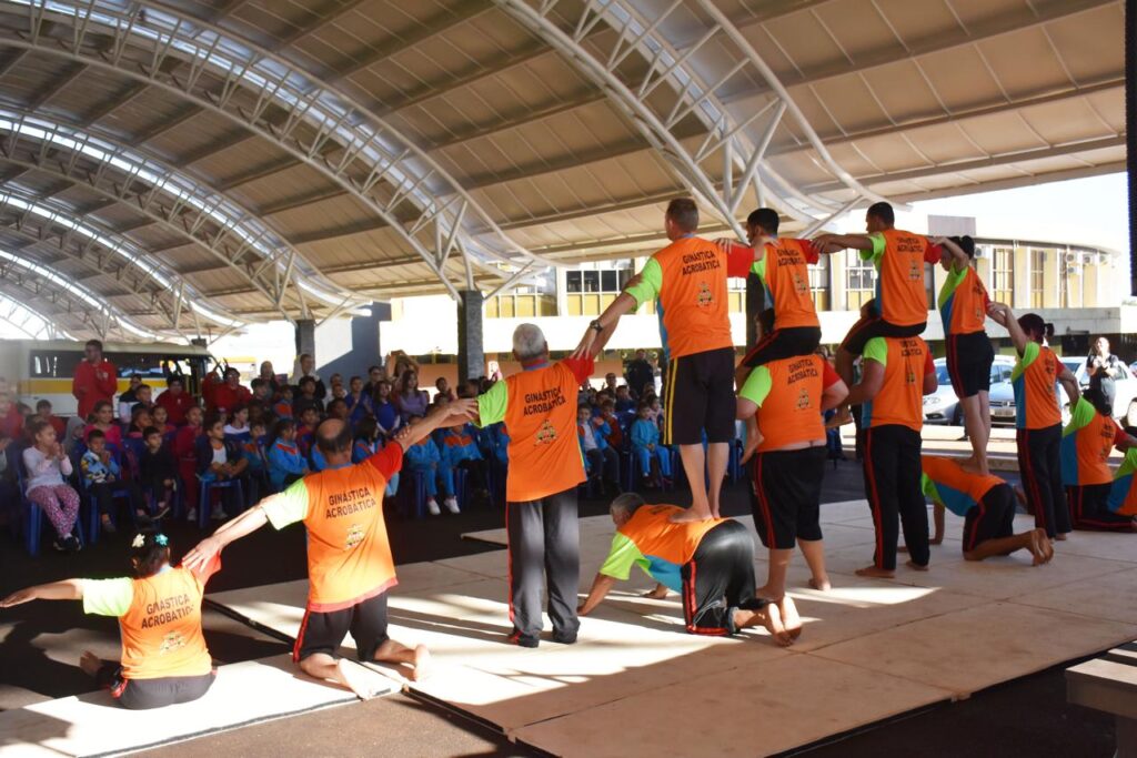APRESENTAÇÃO PESTALOZZI - GINÁSTICA ACROBÁTICA, NA ABERTURA DA 23 SEMANA NACIONAL DE MUSEUS.