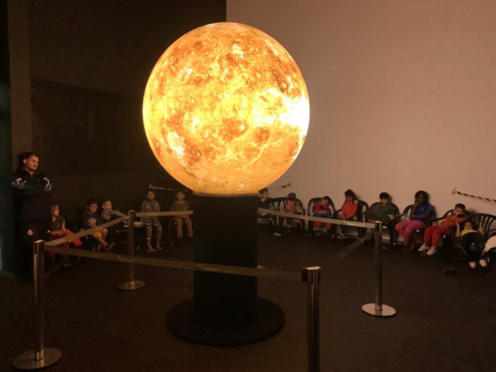 Ciência na Esfera - alunos do CAIA