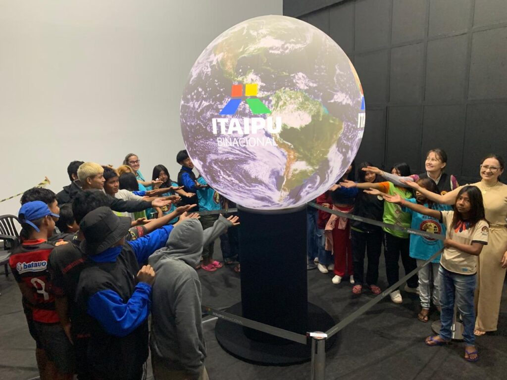 Ciência na Esfera - alunos do Colégio Indígena Teko Nemoingo