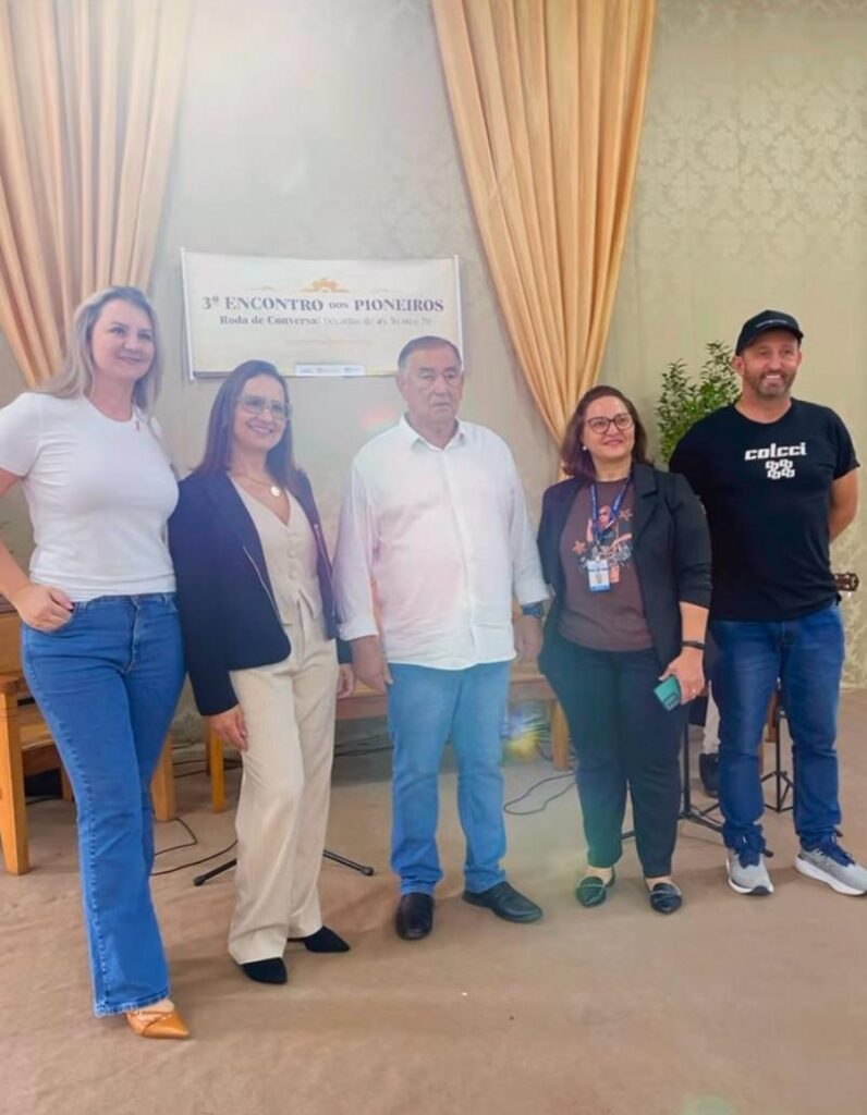 Prefeito Boaventura Manoel João Motta, Presidente da Câmara Juliane Conti Dandolini, Secretário de Cultura e Esporte Sandro Alexandre, Diretora da Cultura Marlei Scussel Fria e Coordenadora do Museu Histórico Regina Carmeli Mallmann.